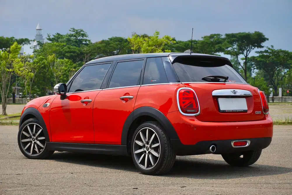 Mini Cooper F55 Facelift 5 Doors 2018 / 2019