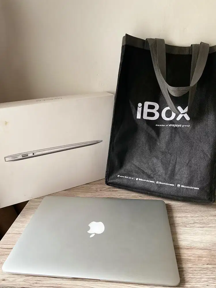 Macbook air 13inc 2017 fullset no minus mulus