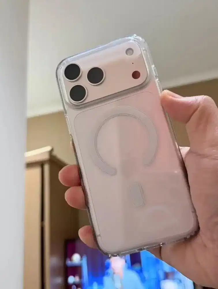 Dijual 17 pro max 256 silver baru 1 bulan pakai garansi blibli