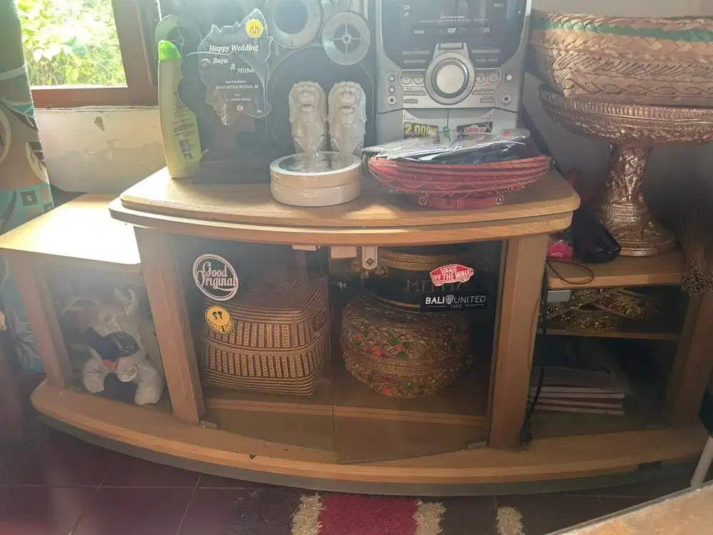 MEJA TV BEKAS LIKE NEW