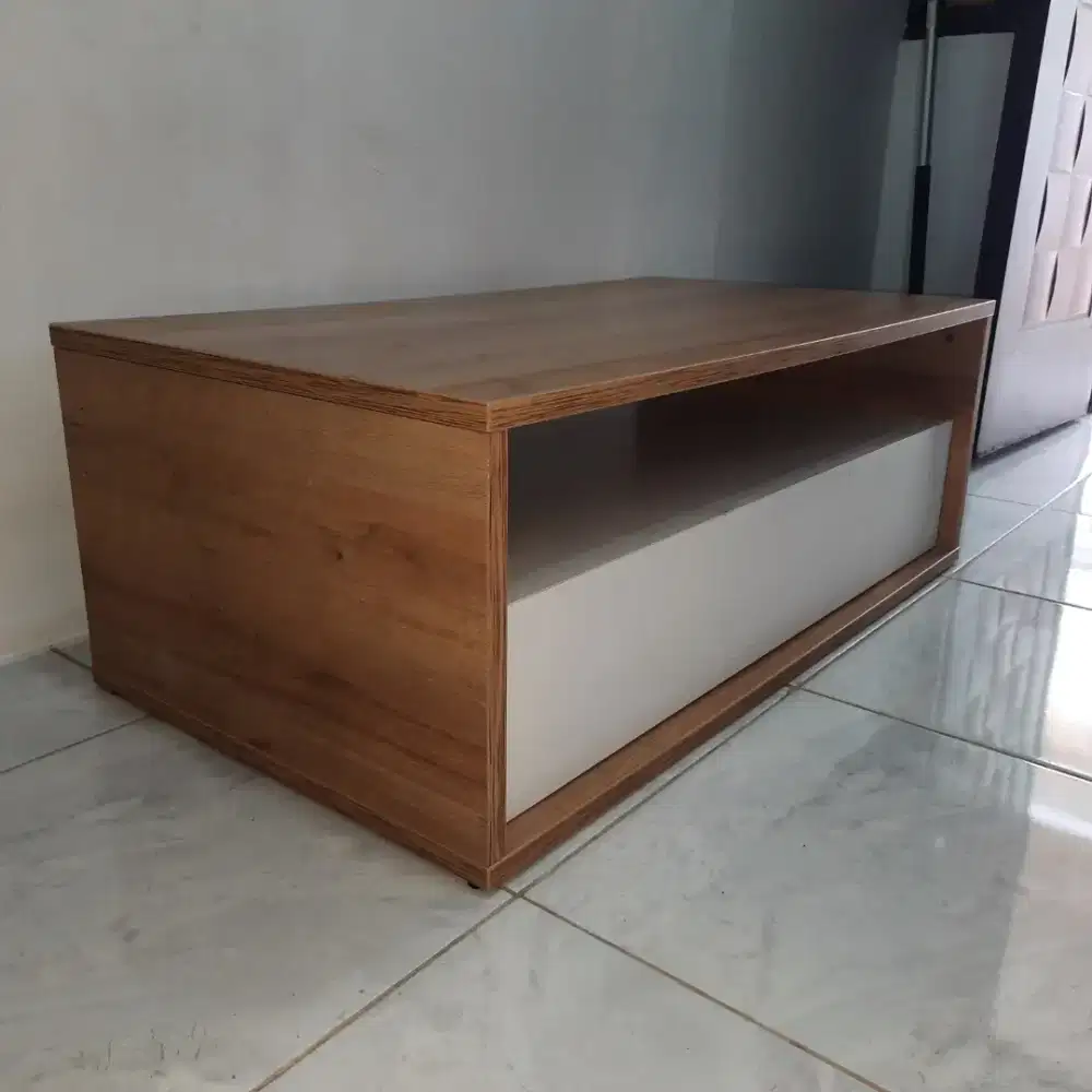 Meja Ruang Tamu INFORMA