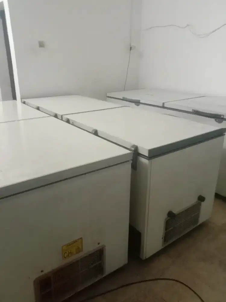 Kulkas. Freezer. Chiller. Showcase. Coldstorage. Pendingin minuman.