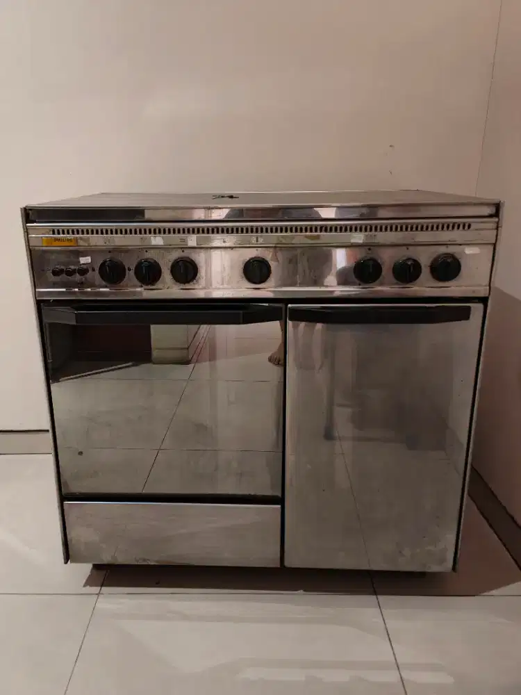 Philips Kompor 5 Lubang  dan Oven