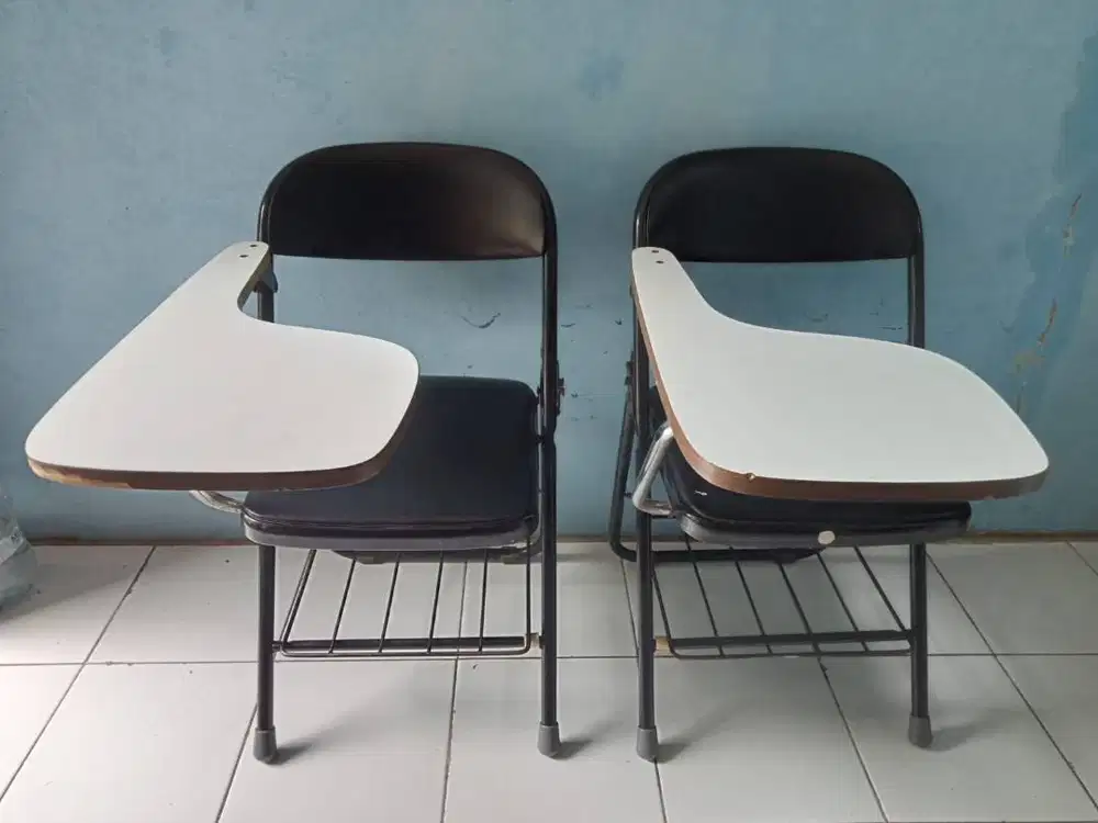 DIJUAL 2 UNIT KURSI LIPAT BELAJAR HARGA TERJANGKAU