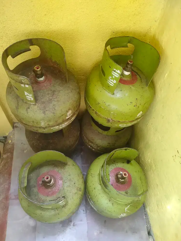 Tabung gas elpiji kosong