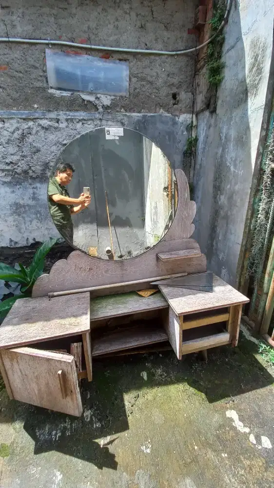 Lemari hias jati jadul