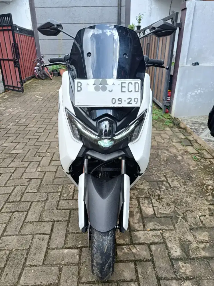 Yamaha Nmax Neo S warna putih tahun 2024, Plat B Depok.