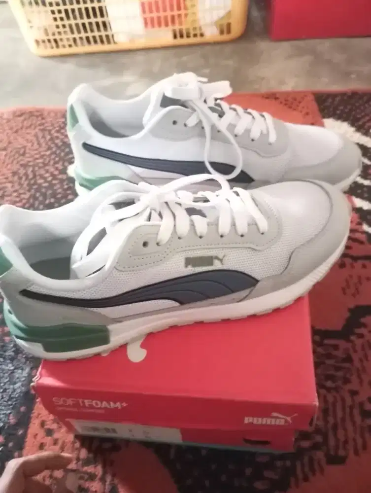 Puma Sepatu Sneakers Graviton Mega