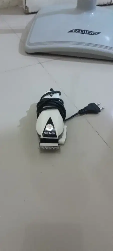 Jual alat cukur rambut warna putih gak bisa jauh-jauh