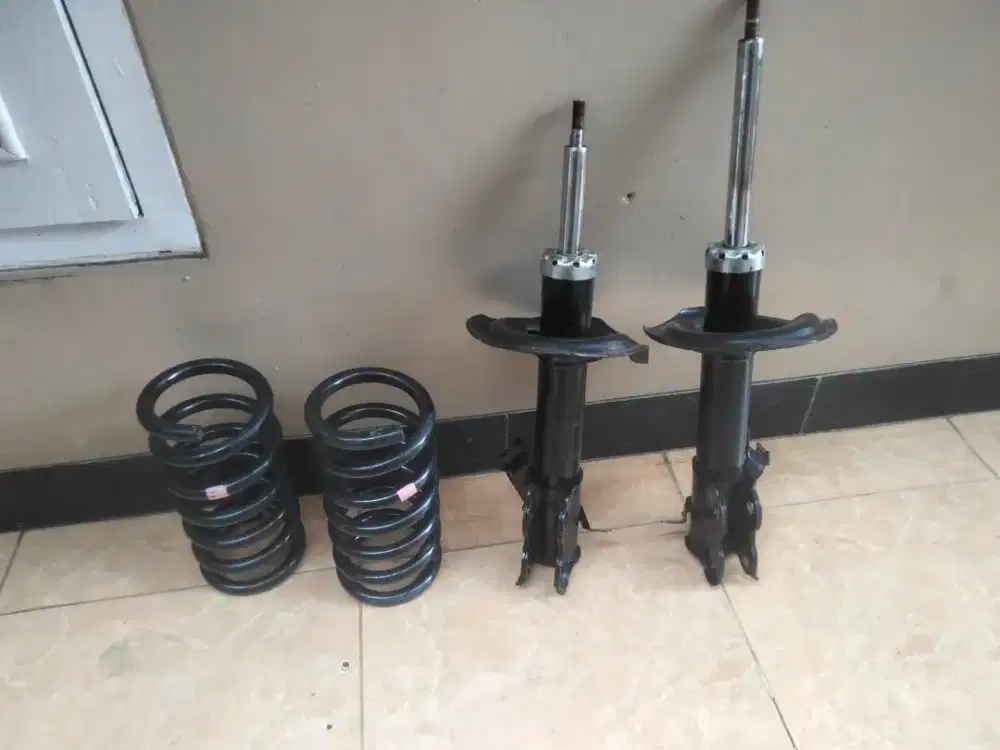 Jual sok bleker mobil nisan Serena sama per belakang