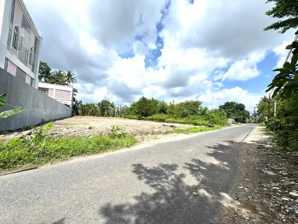 Kawasan Strategis, Timur Stadion Maguwoharjo Sleman