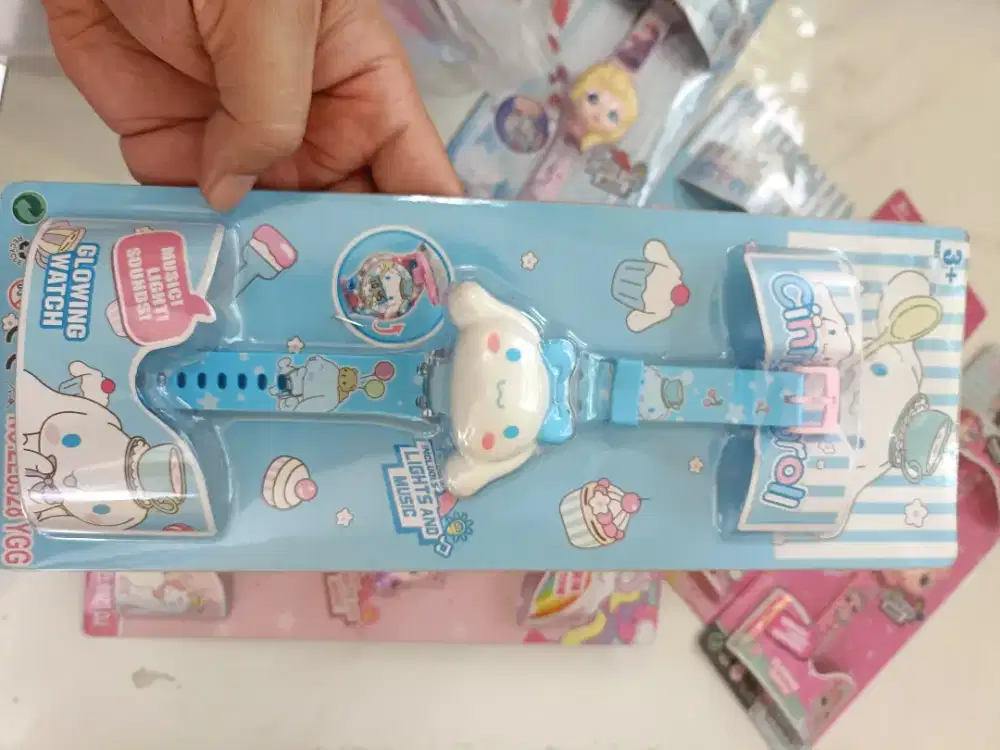 Jam karakter lucu Anak