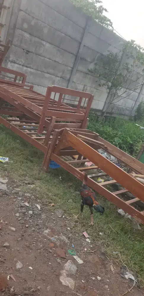 Di jual ranjang bongkaran kost2an
