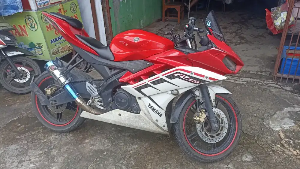 Dijual Cepat Yamaha R15 V2 2015
