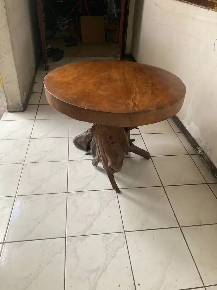 MEJA BUNDAR UTUH JATI