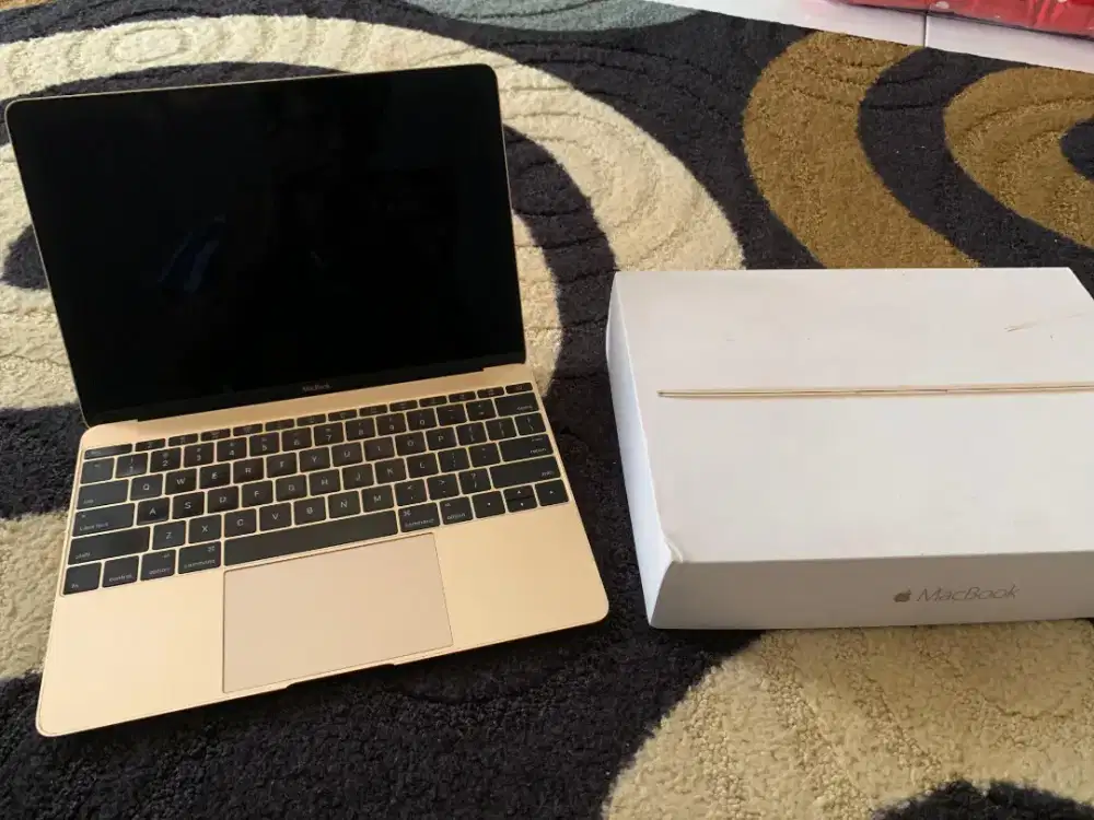Macbook retina 2016 gold 8/256gb core m3 fullset resmi IBOX ID/A MATOT
