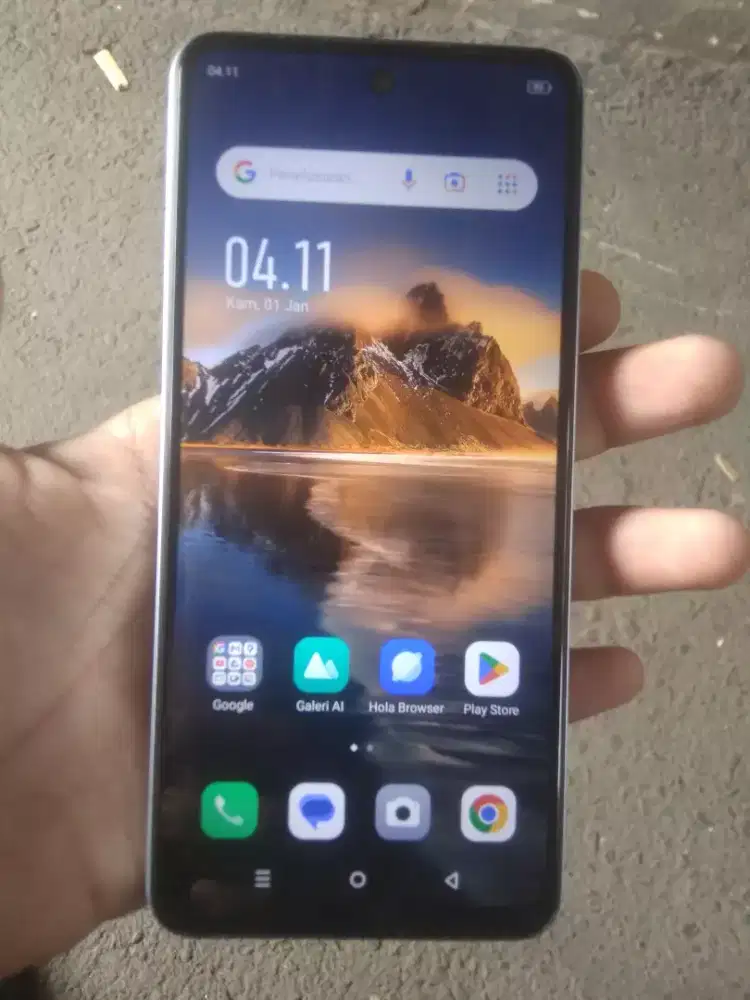 Infinix smart 8 RAM 4 + 2 128