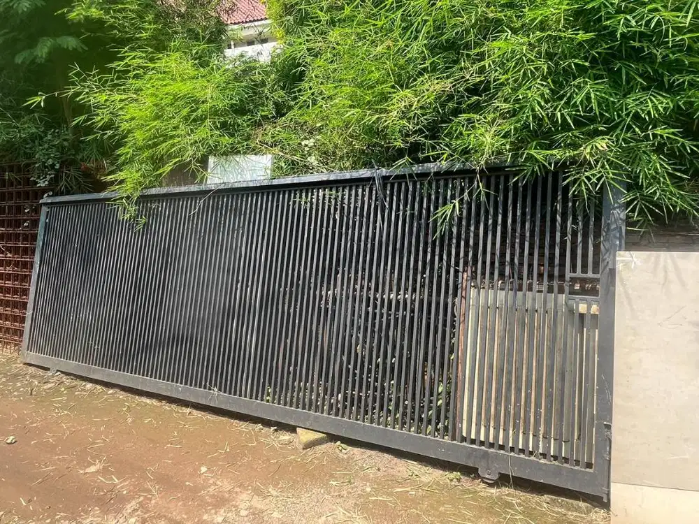 Pagar Besi Kokoh Bekas Minimalis