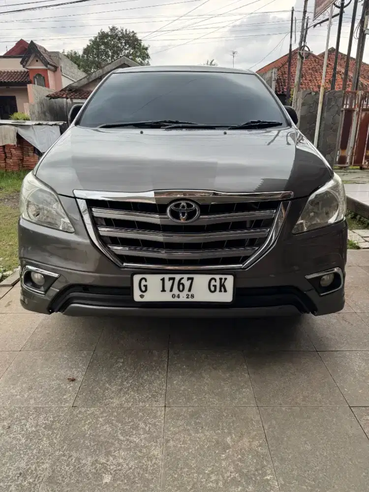 Inova 2014 V luxury bensin manual