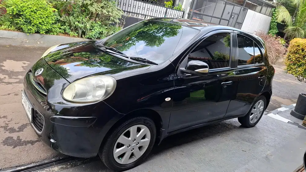 Nissan March 2011 Bensin