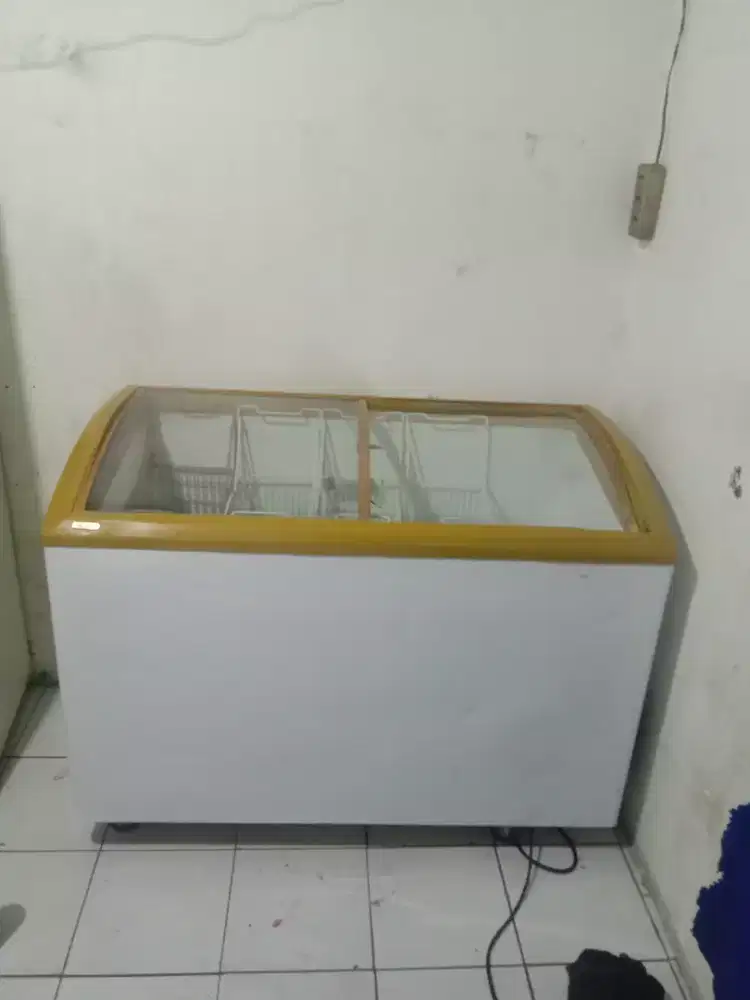 Di jual freezer box hayer ukuran 360 liter