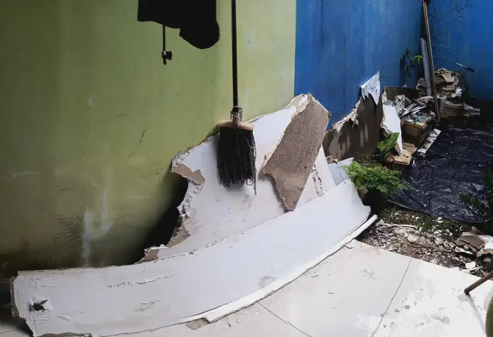 Puing Gypsum Bekas Plafon Rumah