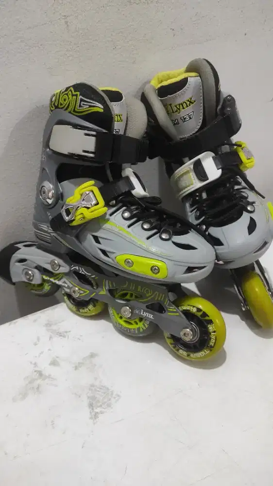 Sepatu roda inline skate Merk Lynx