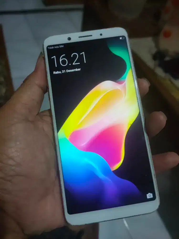 Oppo f5 youth.. 3/32.. hrg muurrah ja lurr