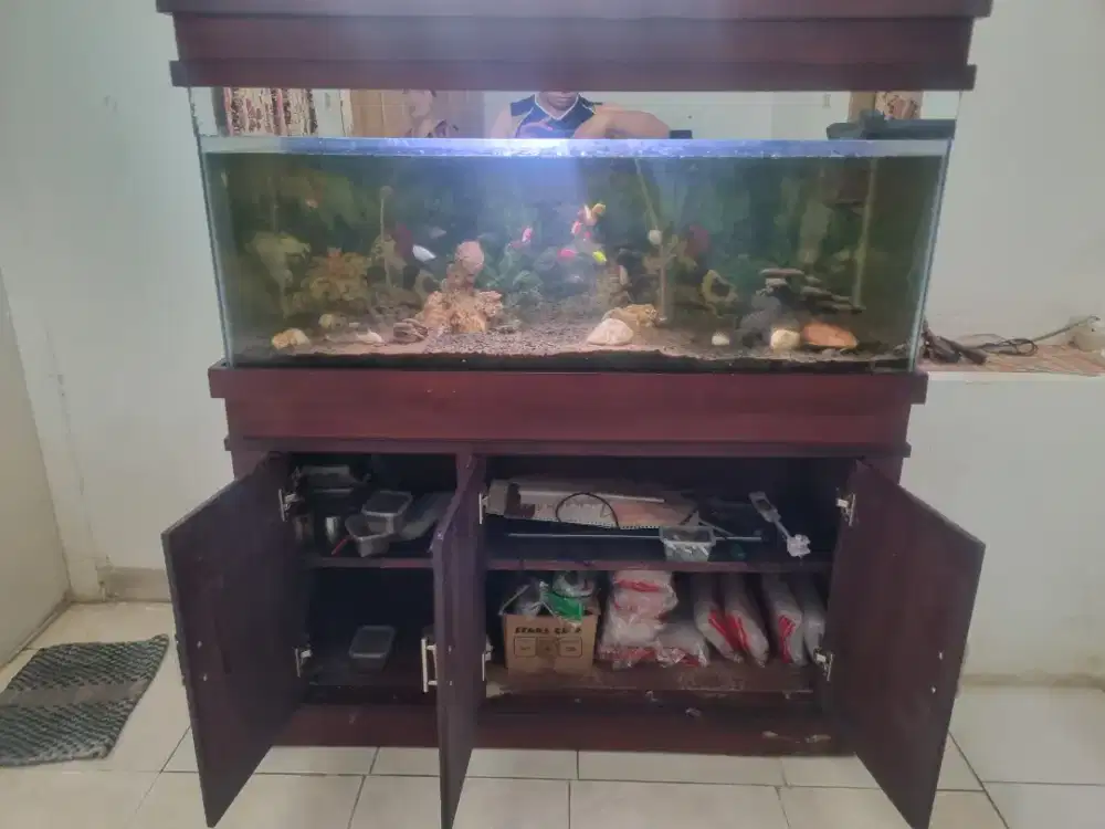 Jual aquarium+lemari ukuran Panjang 120 x lebar 45 x tinggi 50
