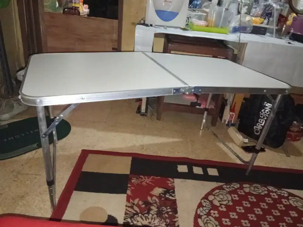 Meja lipat portable koper