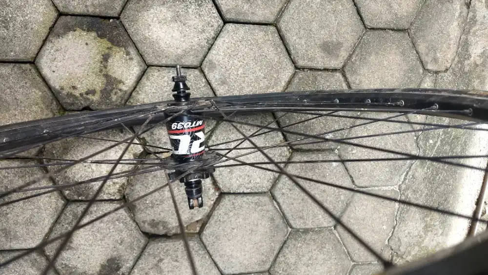 Ban/velg /Whelset sepeda