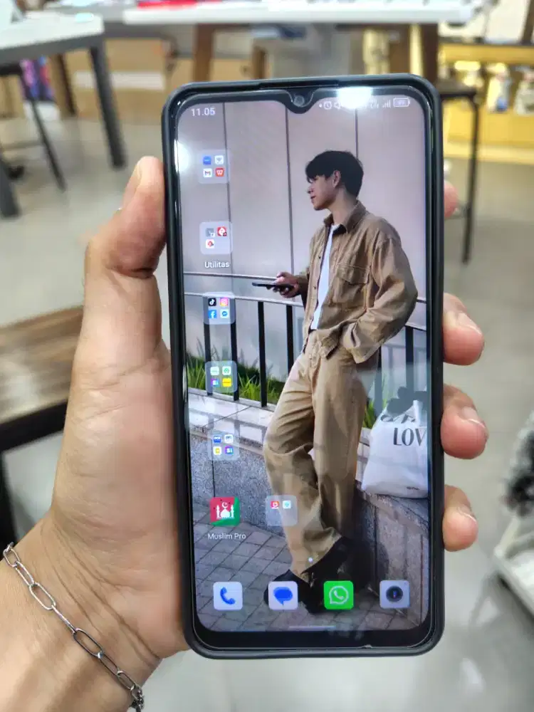 SHARP AQUOS V6 5G 4/128 unggu Lengkap