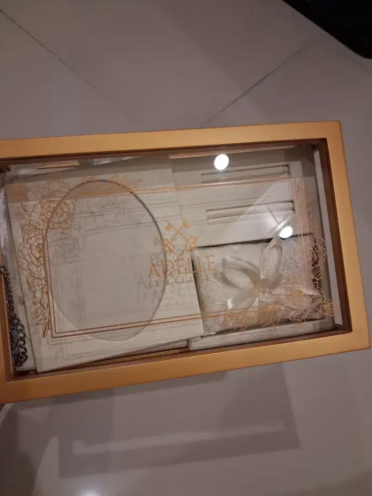 Kotak perhiasan berlian Adelle