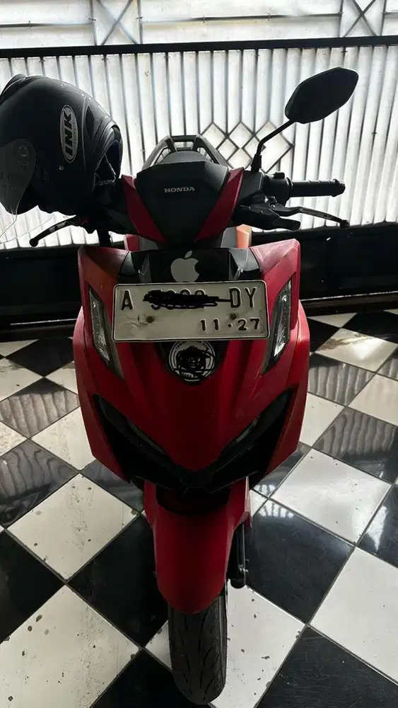 Vario 160 cbs warna merah