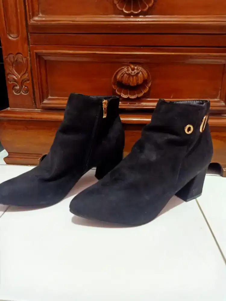 Sepatu boots wanita flat Korea second rasa baru