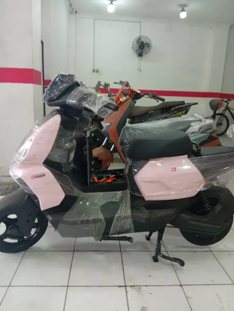 SEPEDA LISTRIK U-WINFLY D66A