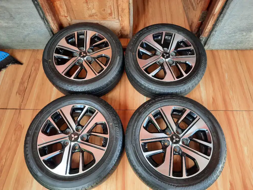 Velg oem expander R16 pcd 5x114 plus ban kondisi 80%