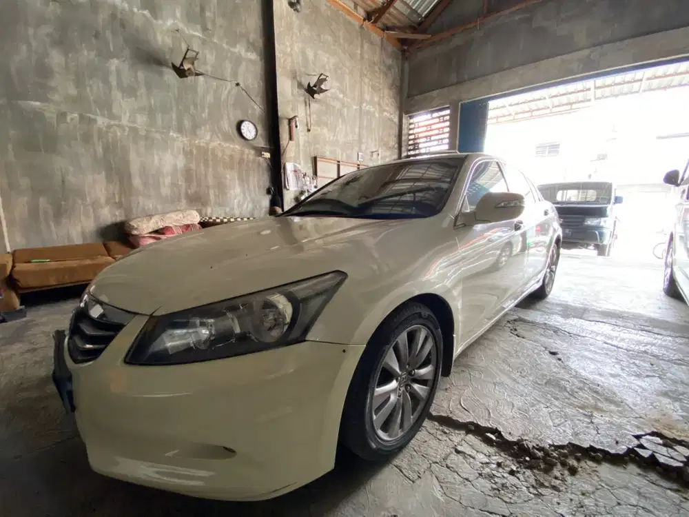 Honda Accord 2011 Bensin