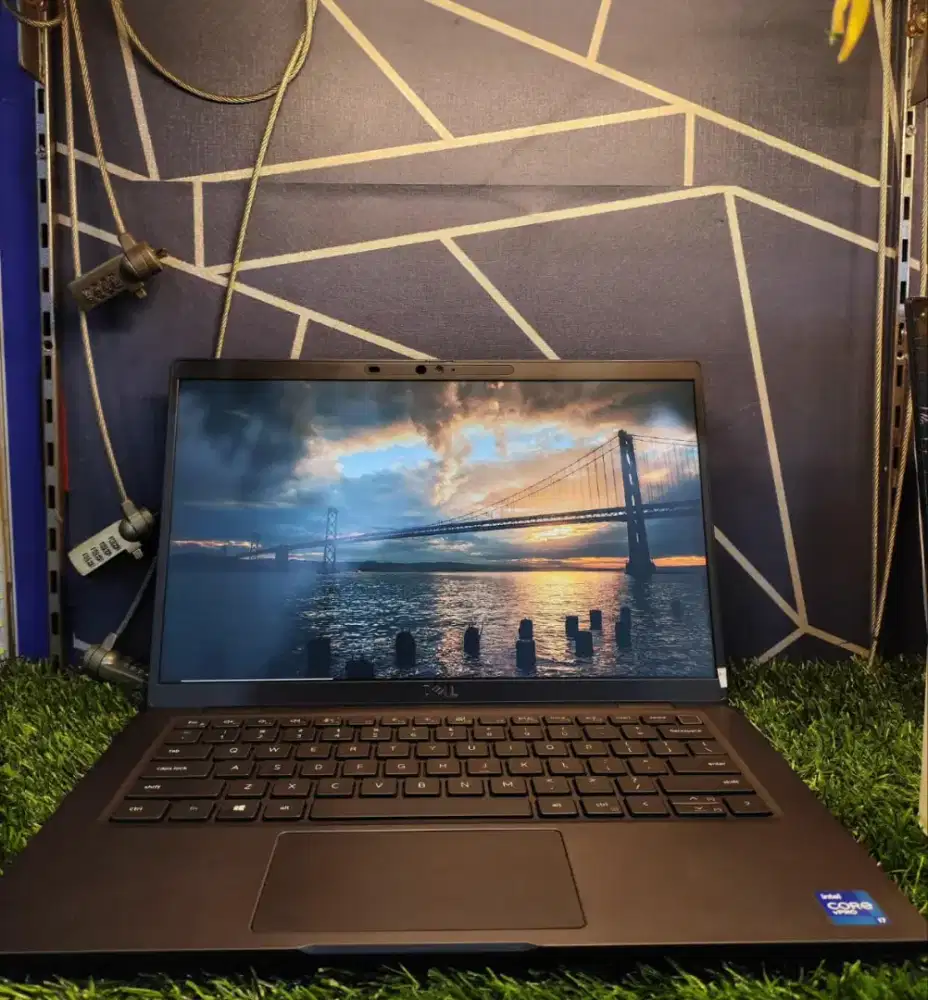 DELL LATITUDE CORE I7 RAM 16GB SSD 512GB SIAP PAKAI