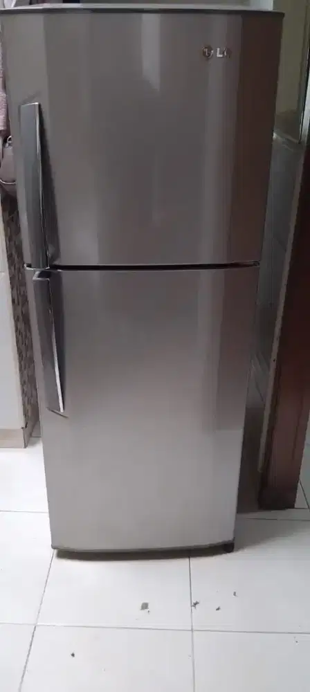 KULKAS LG 2 PINTU GN-V212LRT kapasitas 192±L