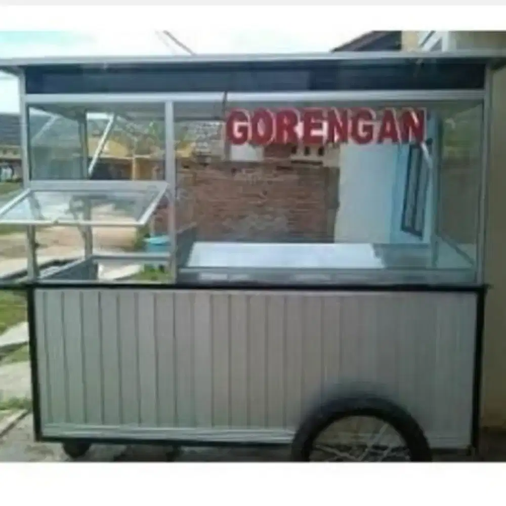 Dicar karyawani jaga dan masak gorengan