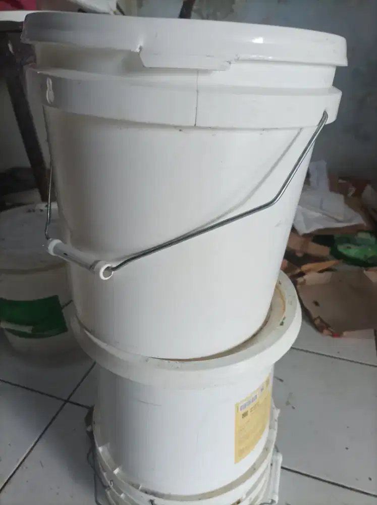 Ember putih 10 liter