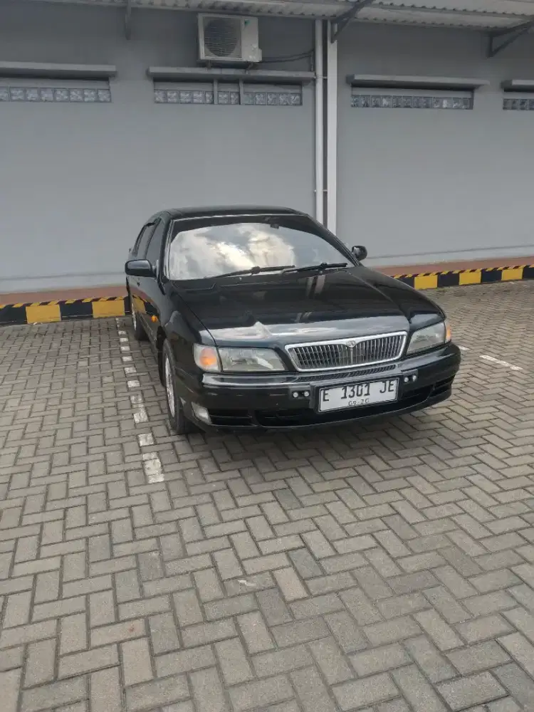 Nissan Infiniti 1997 Bensin