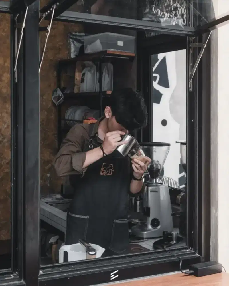 Saya sedang mencari kerja di warkop