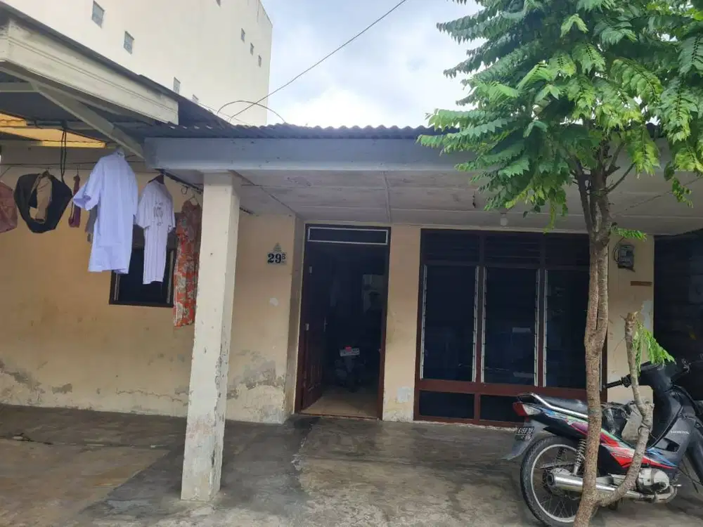 DI JUAL RUMAH STRATEGIS