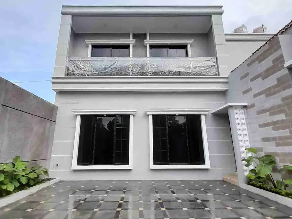 Rumah MEWAH STRATEGIS di Jalan DURIAN Banyumanik kota Semarang