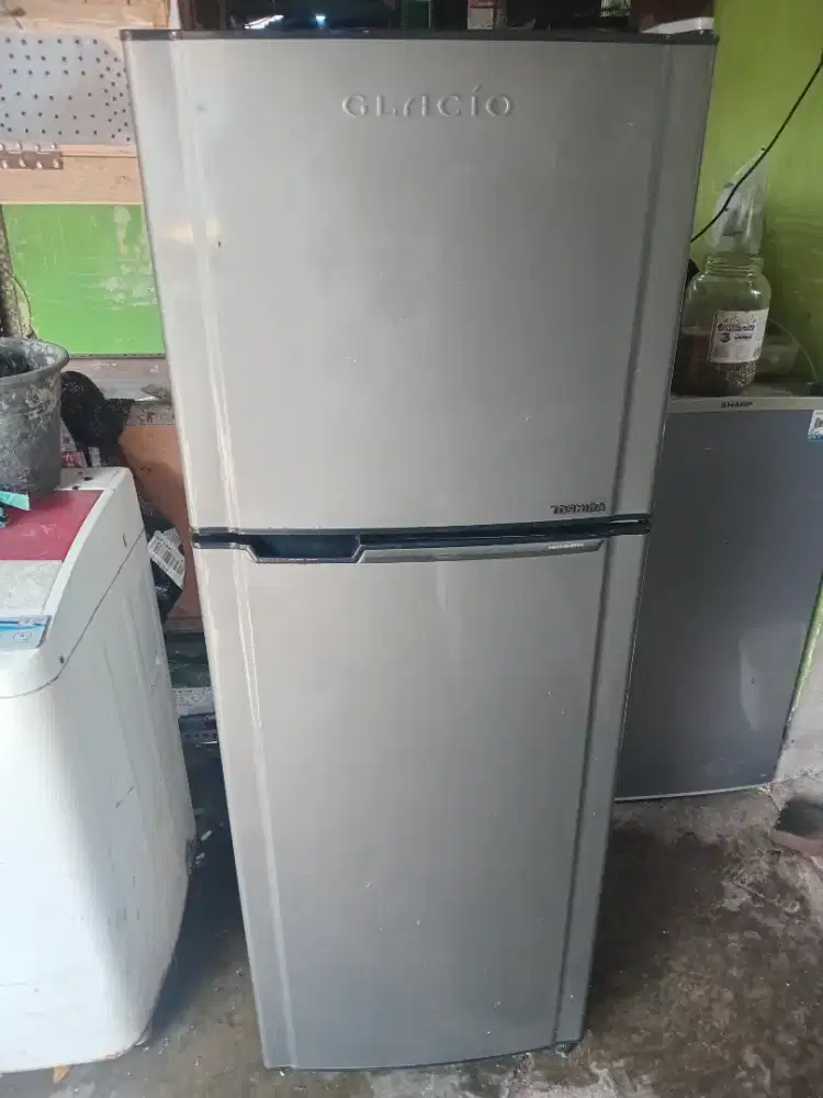 Kulkas thosiba glacio