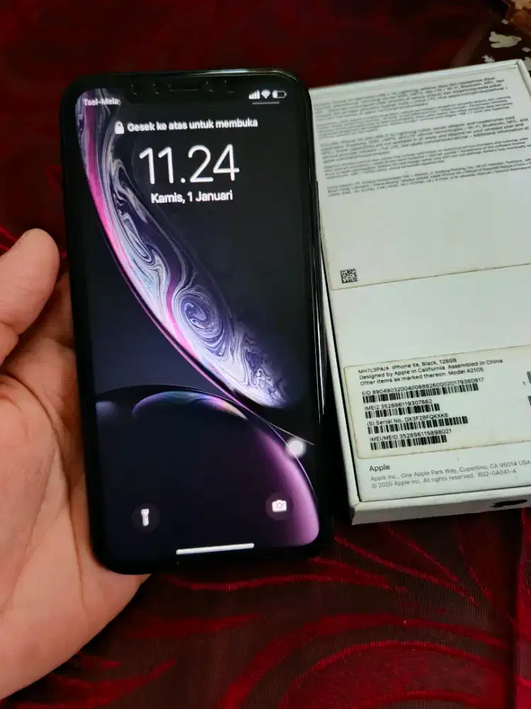 Bisa tuker tambah iphone xr 128gb ibox fullset ori semua