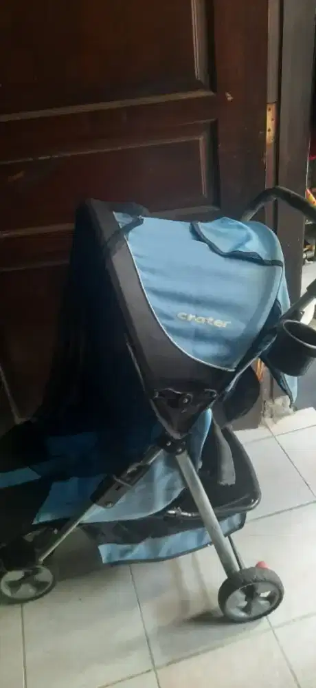 Stroler bayi roda 3 mudah dibawa ke mana-mana