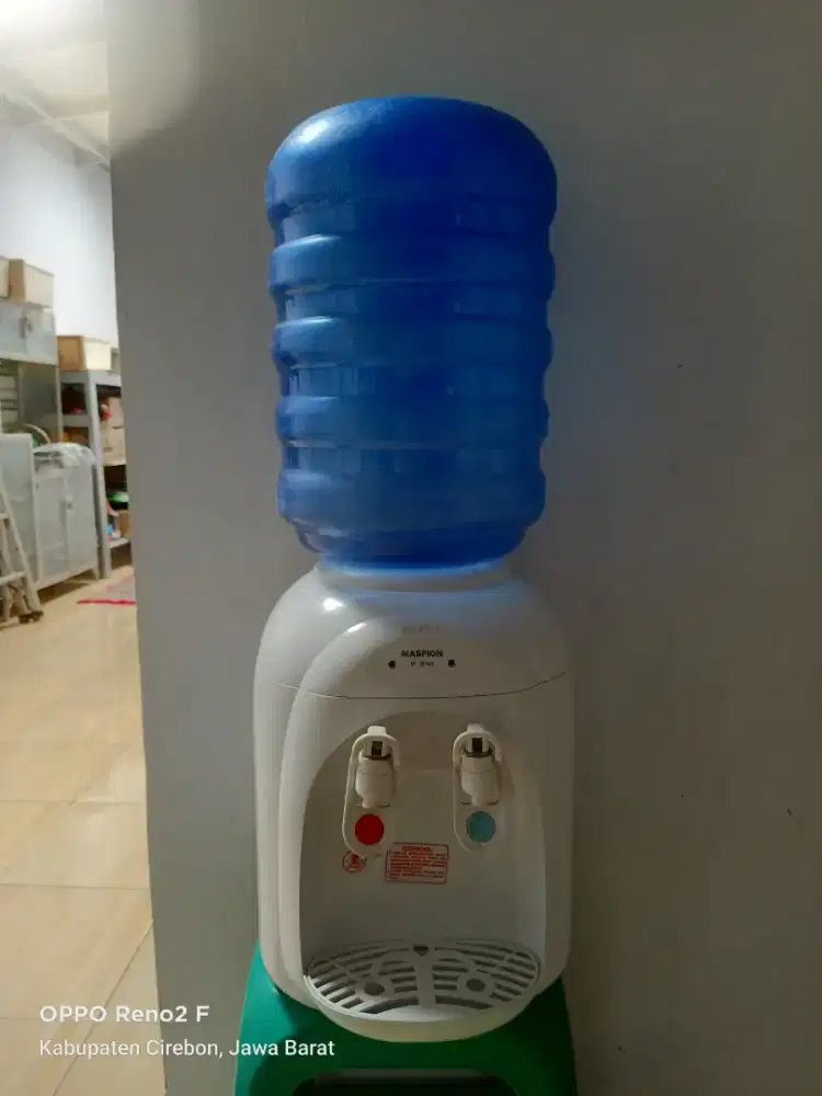 Dispenser Maspion dan galon nya